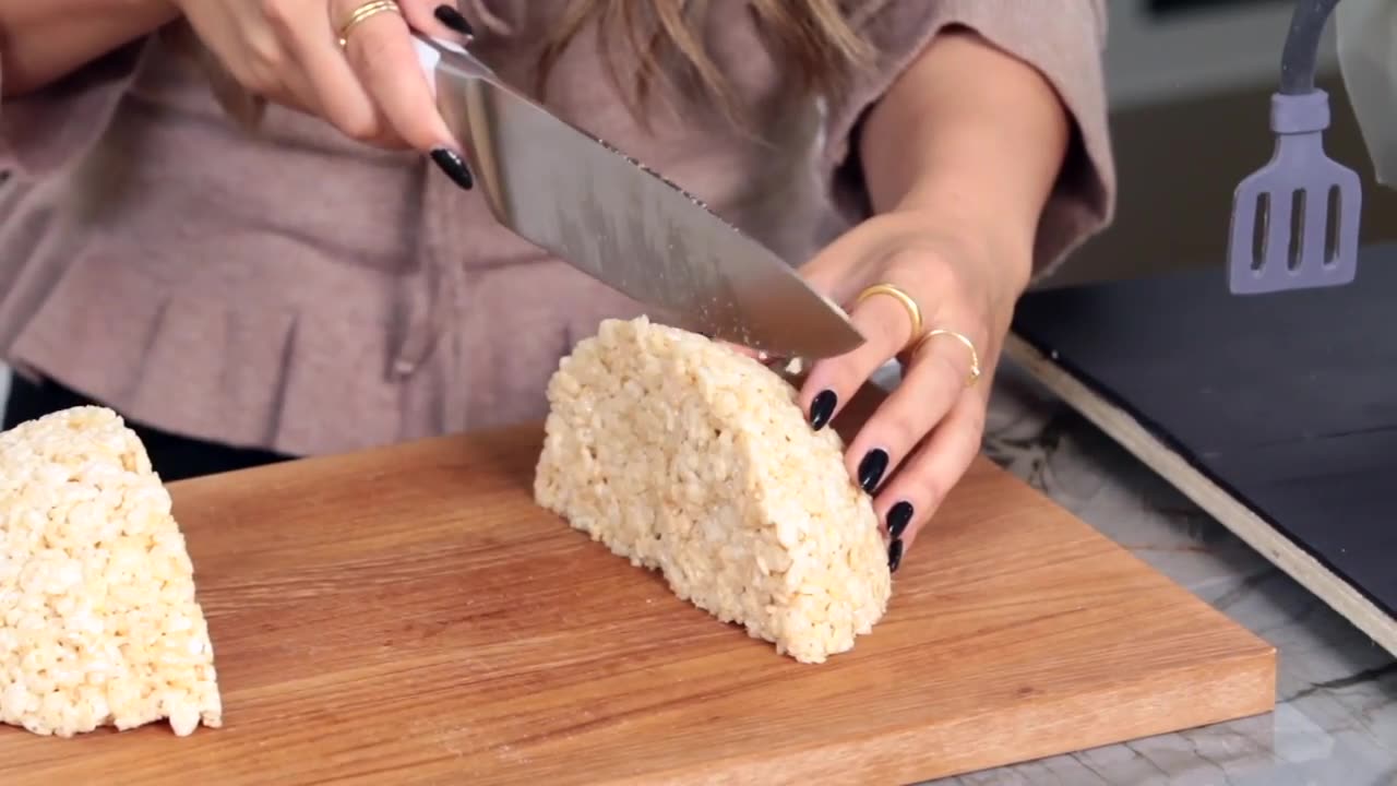 How To Make A ROBOT Cake! (BURG.L from 'Grounded') - Nerdy Nummies - YouTube