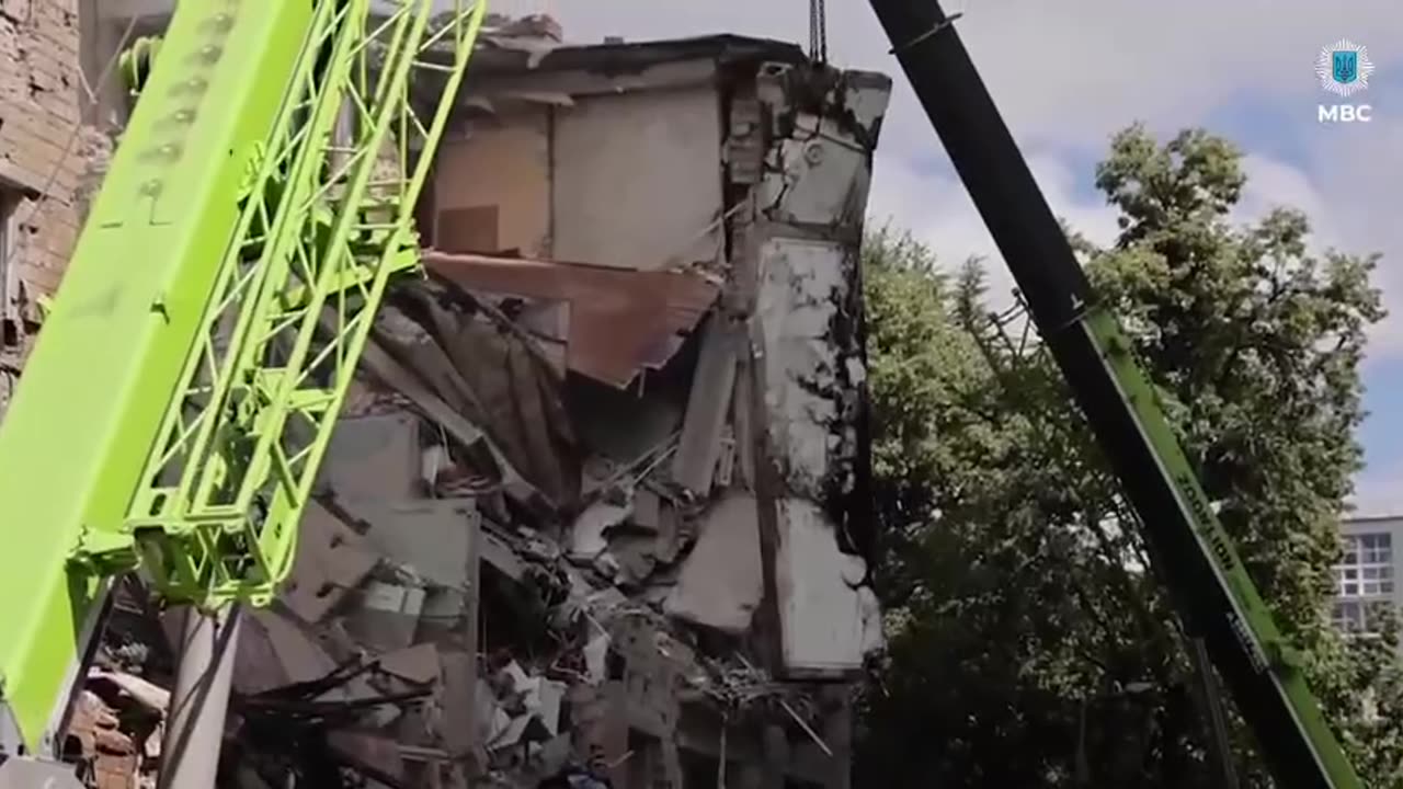 💔🇺🇦 Search and rescue operations in Shevchenkivskyi district of Kyiv completed.