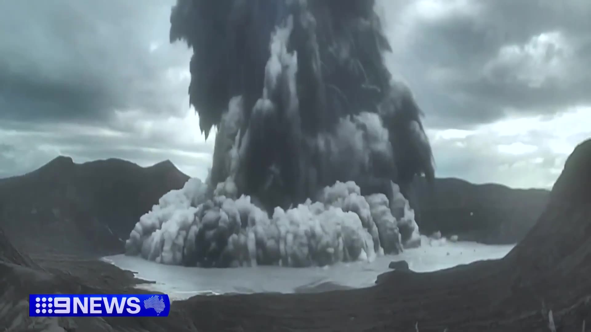 Dramatic vision shows Volcano eruption in Philippines