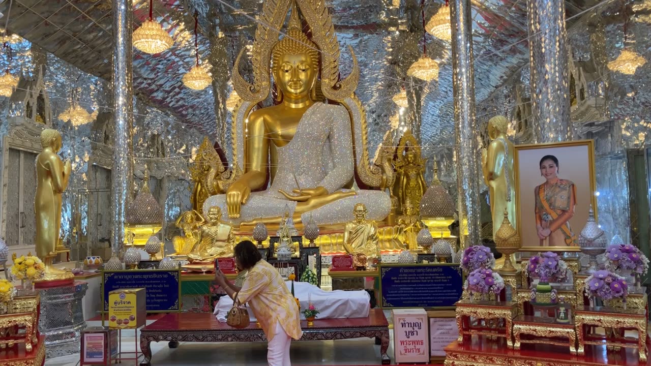 พิธีบำเพ็ญกุศลและถวายภัตตาหารเพล วันพระ 19 เมษายน 2568