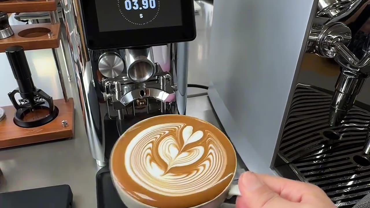 Brewed Beauty: Making Café-Style Coffee at Home with Stunning Presentation”