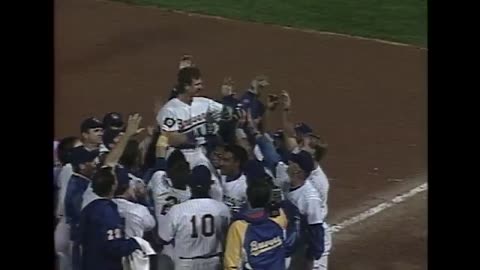 Robin Yount Records His 3000th Hit