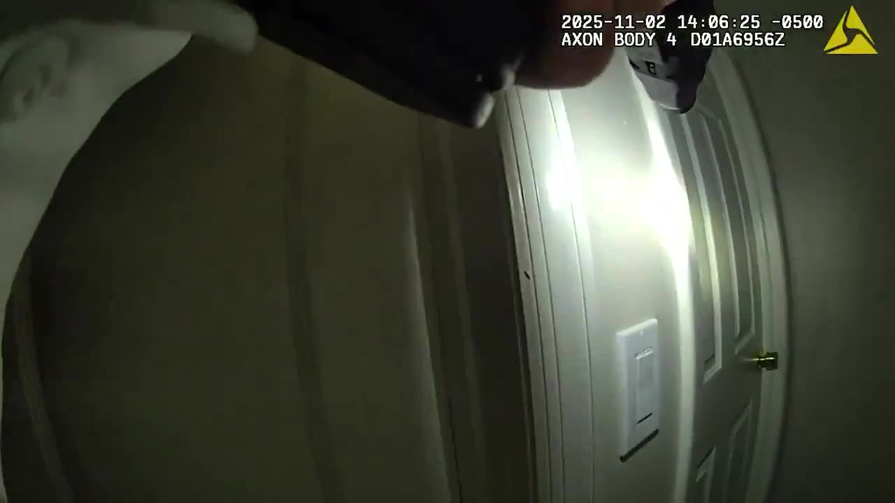 Florida sheriff deputies in Tampa Bay act heroically, expertly rescuing a 7-year-old