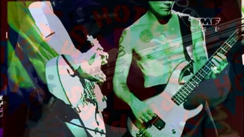 Red Hot Chili Peppers - Live at Red Square Moscow 1999 (480p)