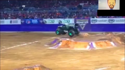 Monster Jam Damon Bradshaw’s Mid-Air Brake checks (REACTION)