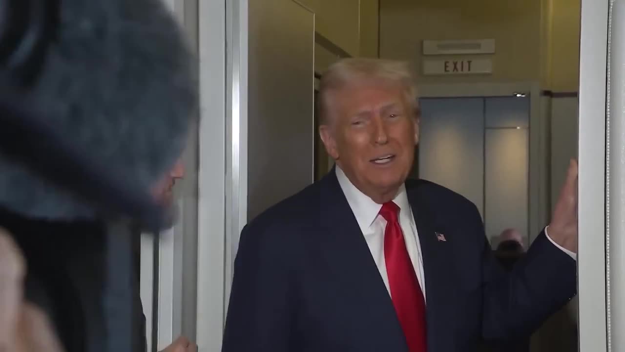 Air Force One hits turbulence over Asia and President Trump IMMEDIATELY trolls the media