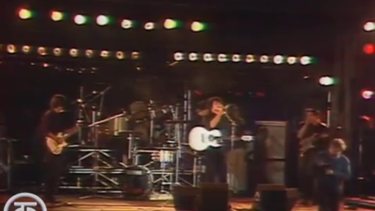 Actuación del grupo KINÓ