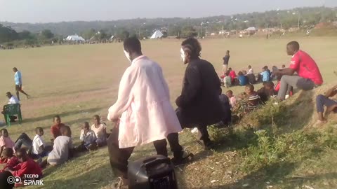 African local comedian dance