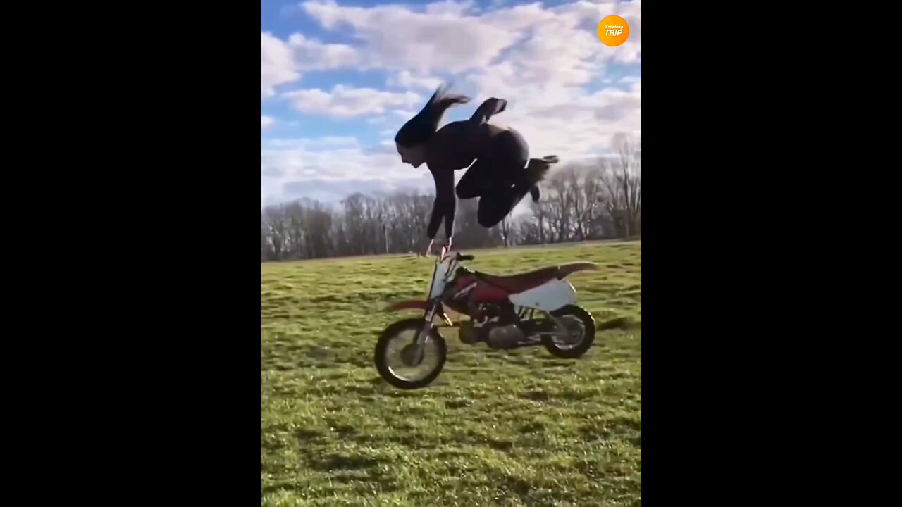 Simplang Trip 209: Motorbike obstacle exhibition jump accidentally flew up to push-ups exercise.