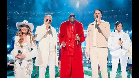 🇺🇸 Cijeli božićni Super Bowl Halftime Show Snoop Dogga