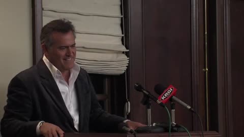 Bruce Campbell Explains Reality To Film Students
