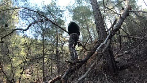 Building Warm Bushcraft Survival Shelter in the Wilderness • Fireplace,Campfire Cooking