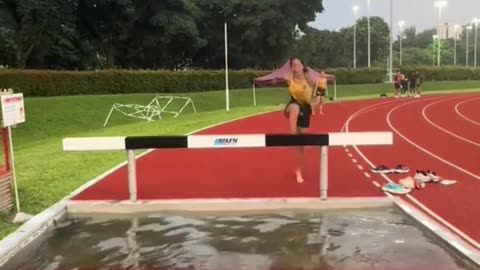 Track & Field Struggles Be Like... 💦😂