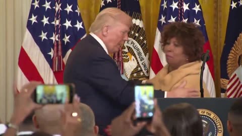 🟢 EPIC: Black Grandmother Brings The House Down Defending President Trump
