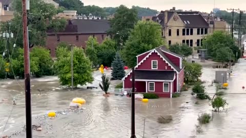 Severe storms in Wisconsin cause flooding leaving cars abandoned 08/11