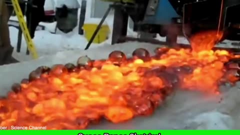Extreme Heatwave! Streets So Hot That Cars Are Melting