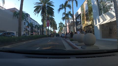 Another day in Beverly Hills without chemtrails ✅