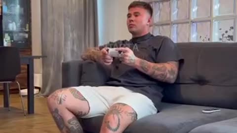 Girls, don't drop the soap in the bath 🧼