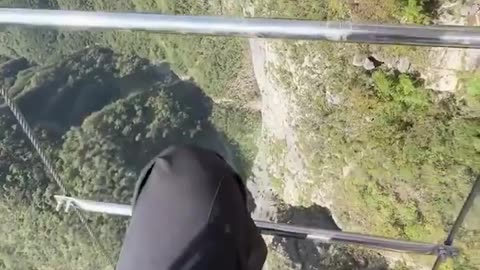 La escalera al cielo: experiencia a 1.500 metros en China