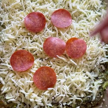 "Deliciously Healthy: Broccoli Crust Pizza Recipe!