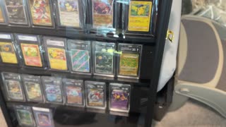 Unboxing & Overview Lockable 35 Graded Card Display Case