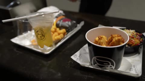 10 MUST TRY Dishes in LAS VEGAS (1080p)