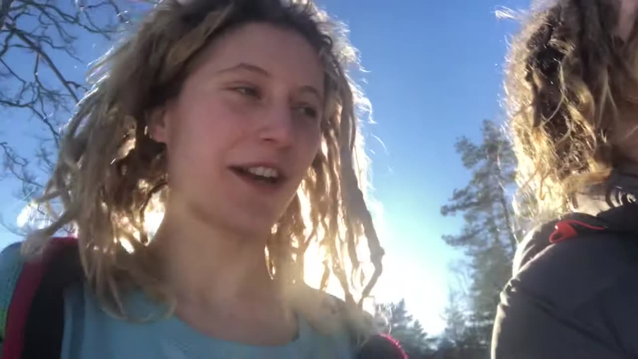 Long barefoot walk in the snow ❄️👣