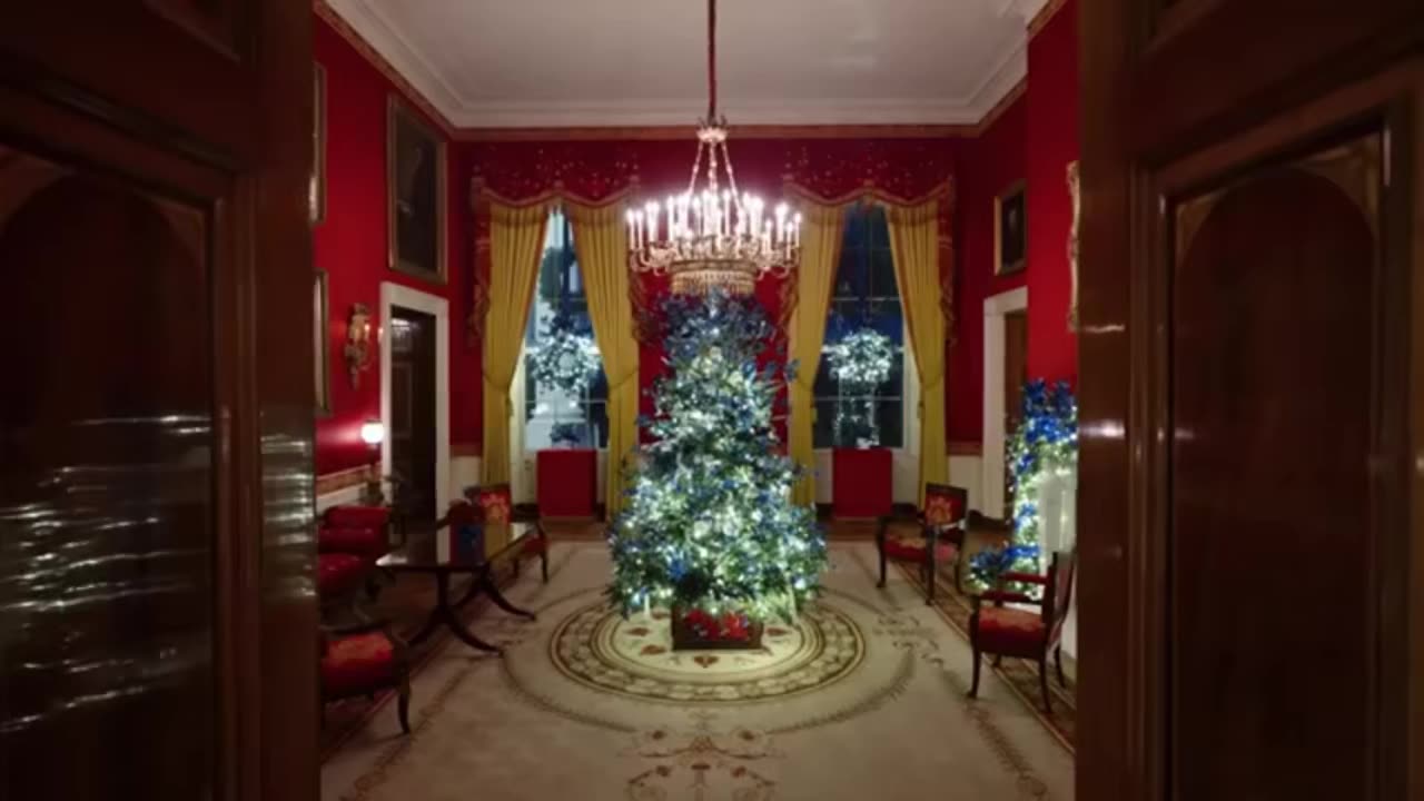 Melania Trump Reveals The Beautiful White House Christmas Decorations