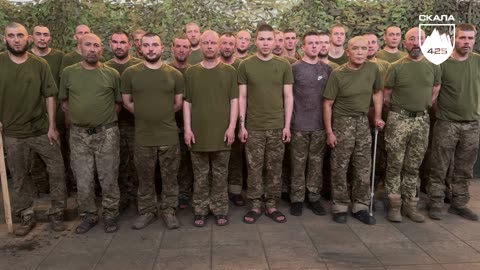 32 Russians Surrender to a Half-Dozen Ukrainian Soldiers
