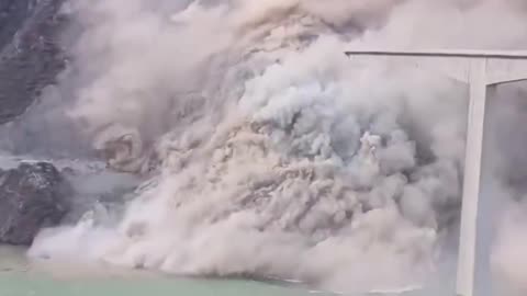 2025-11-10 Hongqi Bridge collapse