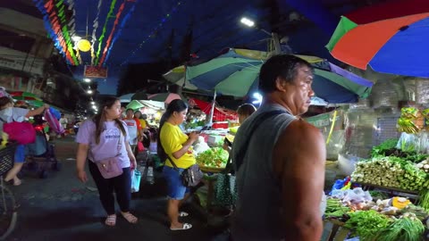 Hustling Night Shoppers Along Elcano Street in Manila City in the Philippines