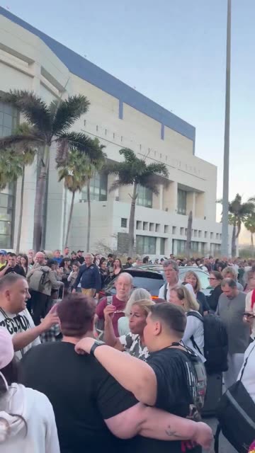 Miami airport evacuated from passengers after finding a suspicious package believed to be a bomb