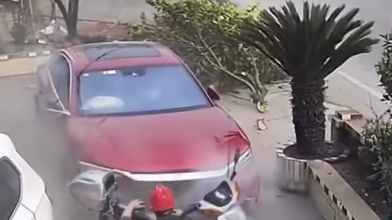 THE MOST AMAZING CLOSE CALL OF THE YEAR