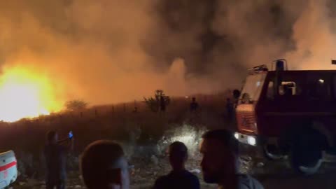 Zjarri në Ksamil vijon, shikoni pamjet e reja 3