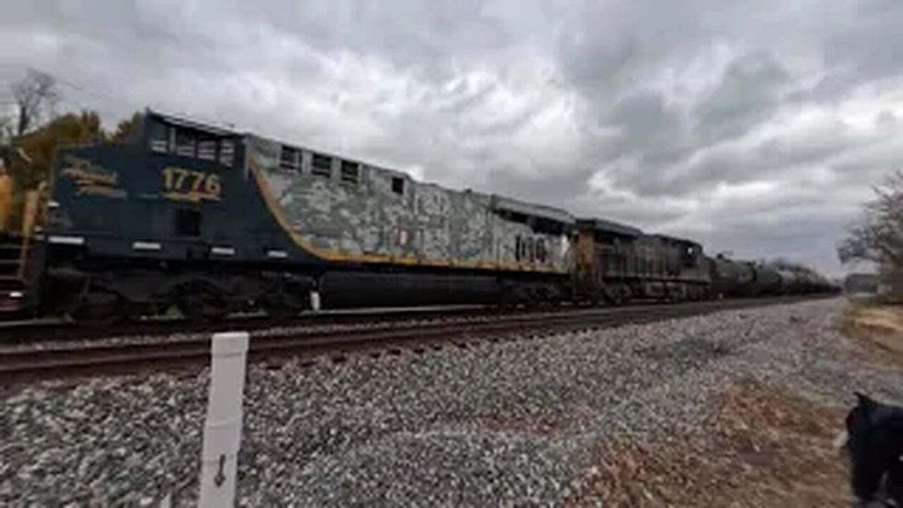 CSX 1776: A Moving Tribute to Our Heroes