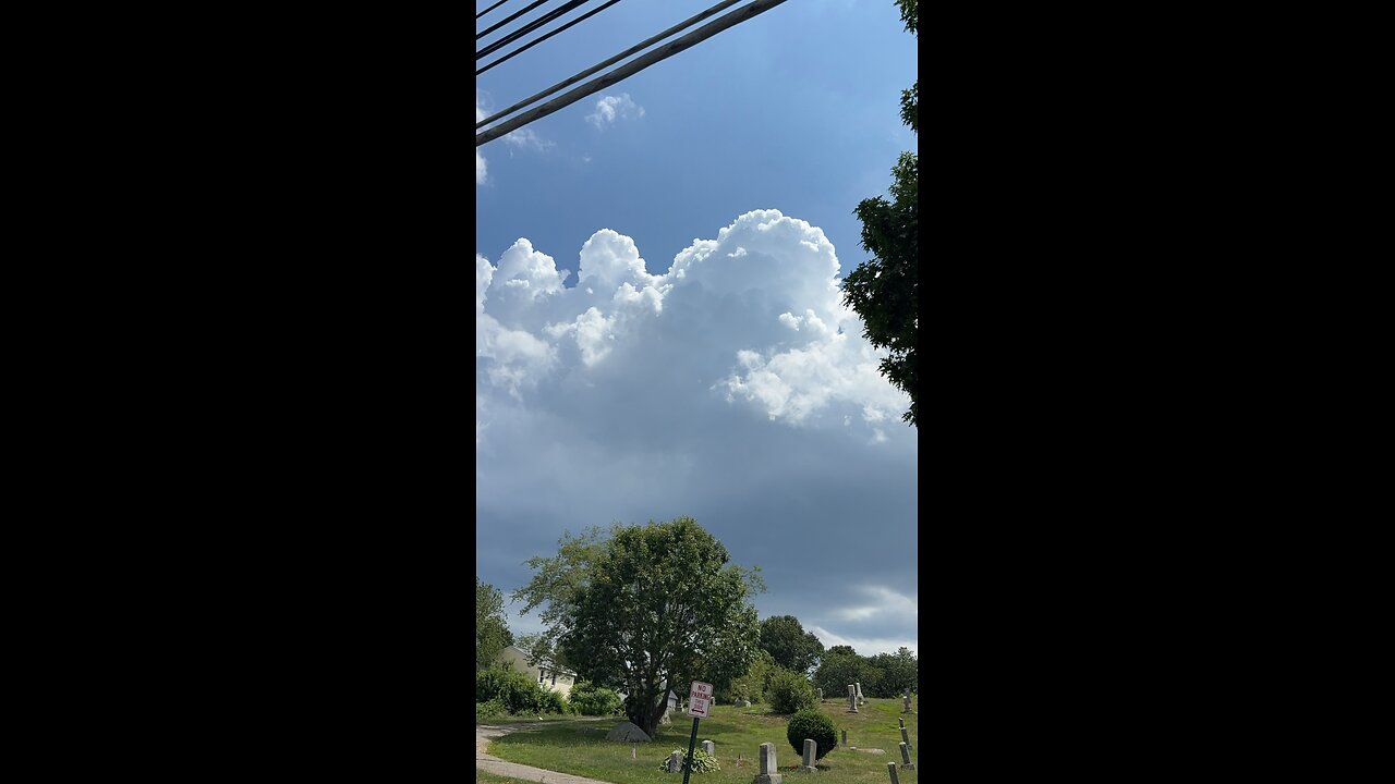 Short time lapse of Cumulus cloud