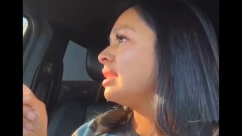 Anti-ICE Agitator Livestreams Her Arrest As She Impedes Federal Agents