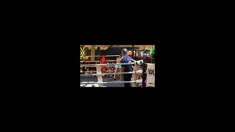 🇺🇸 kid 1st Pro Muay Thai Fight