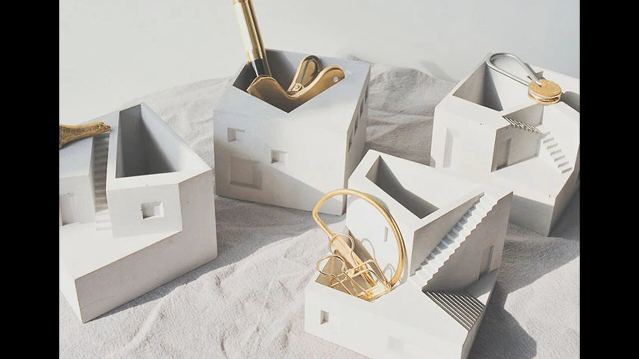 Creative Miniature Building Pen Holder & Desktop Decoration, for Pencils, Brushes & More