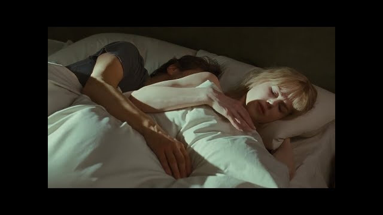 She Wakes Up With a Stranger Every Morning... And Remembers Nothing