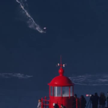 Imagine being the surfer (via@gigantesdenazare)