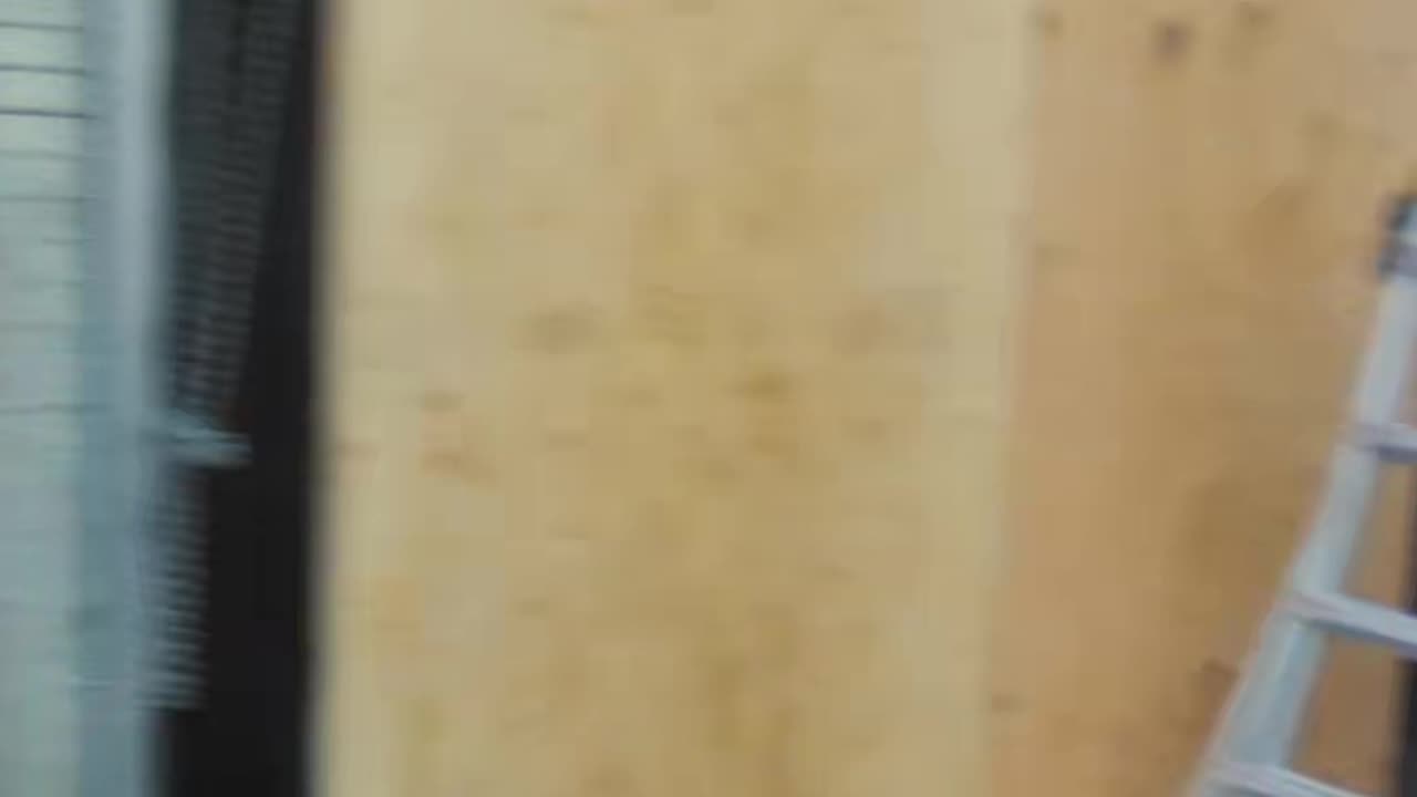 Peaceful Protests™ in Los Angeles - the City of Angeles means boarding up time