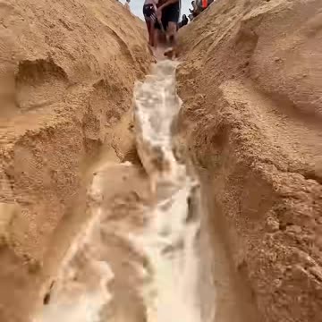 Small trench connects river to ocean!