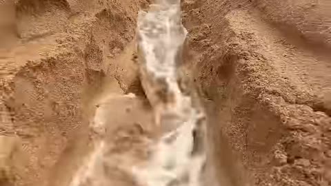Small trench connects river to ocean!