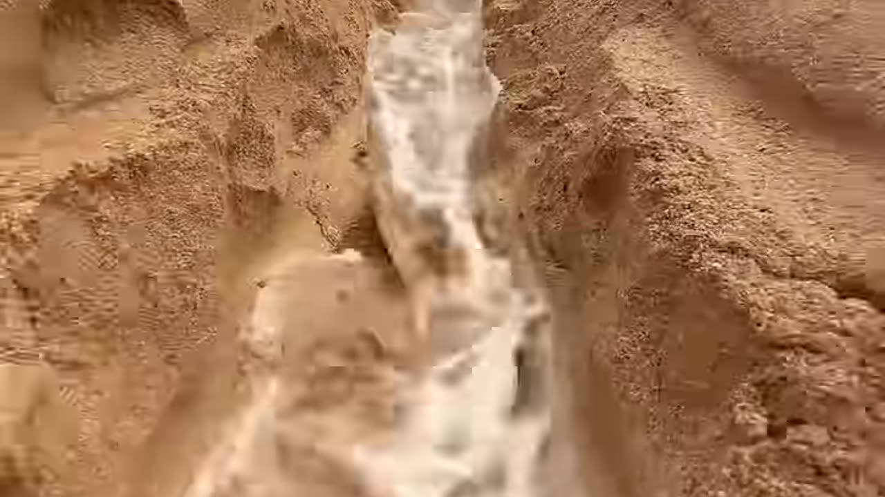 Small trench connects river to ocean!