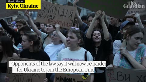 Protests in Ukraine as Zelenskyy approves law to weaken anti-corruption agencies