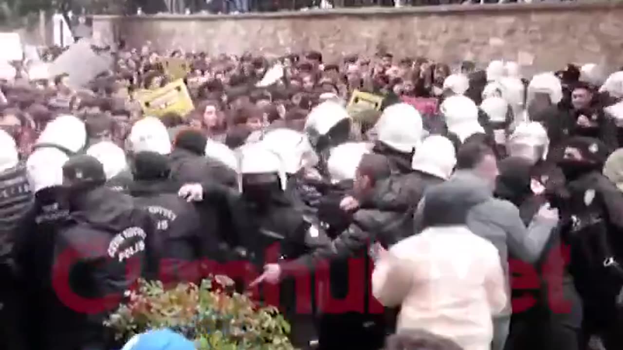 Chaos erupts at Istanbul University