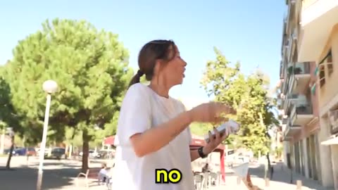 Tipping Waitresses €100 In Europel!!