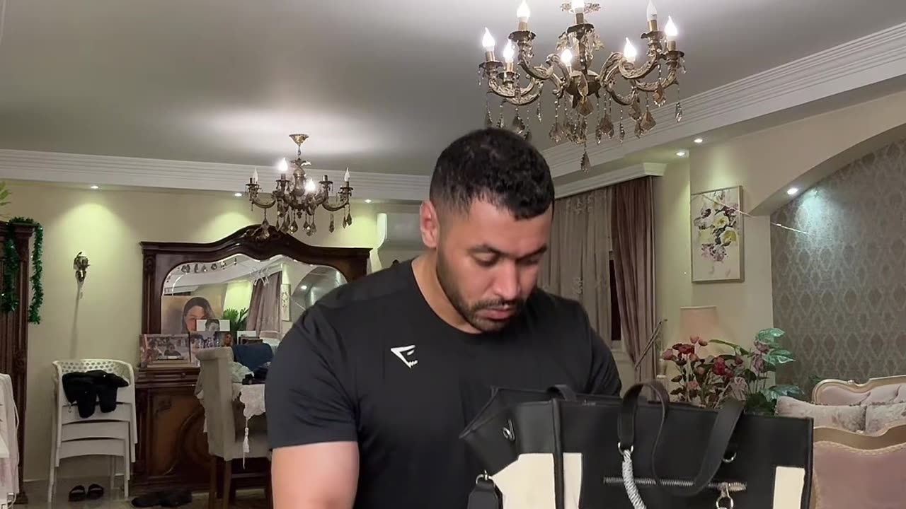 طلبت فلوس من امي 🤑