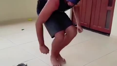 Moon walking rooster 😂
